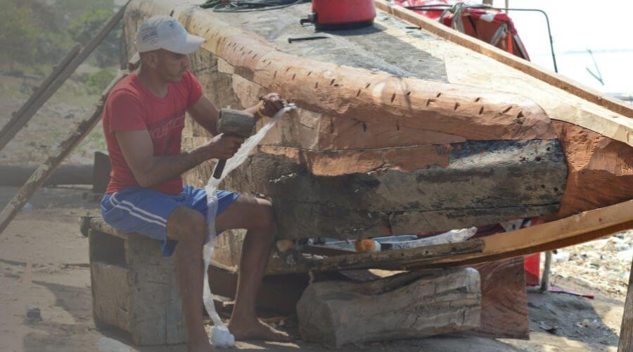 Why choose water damage restoration service for emergency water extraction services in Irvine